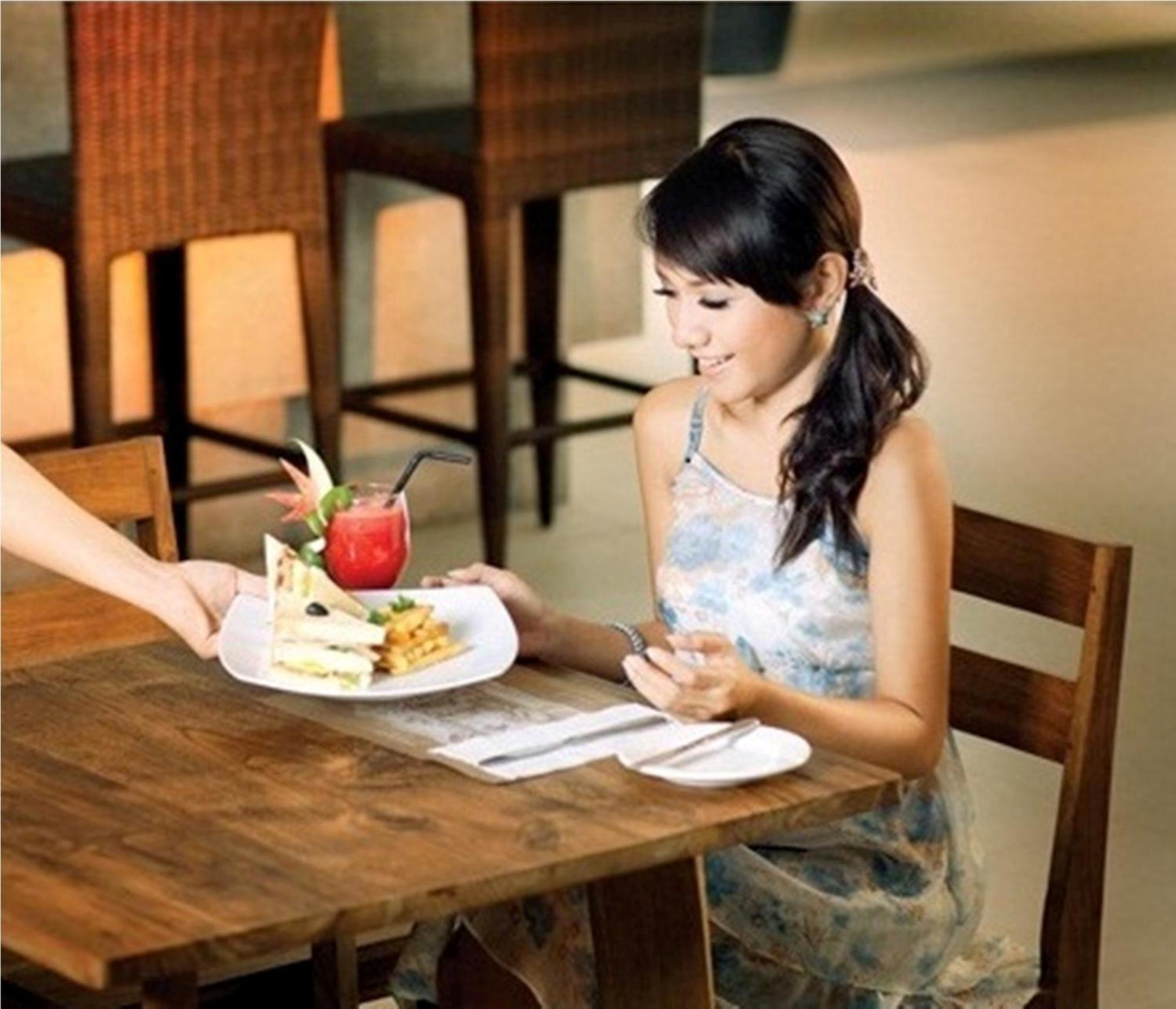 Ananta Legian Hotel Exterior foto