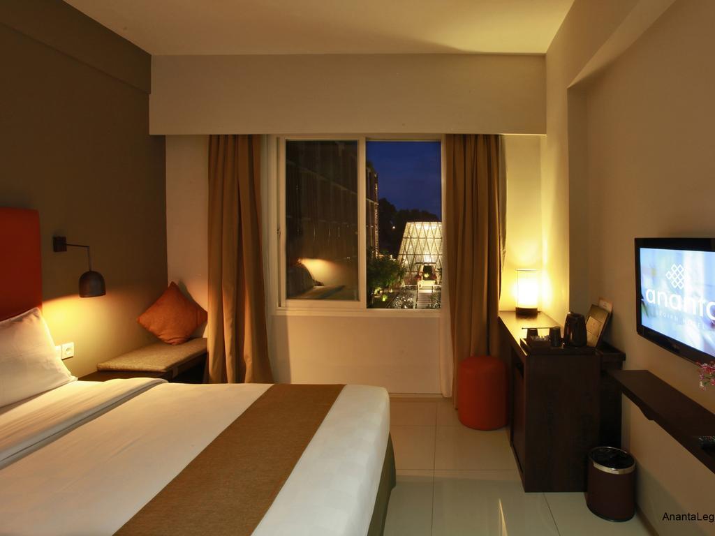 Ananta Legian Hotel Exterior foto